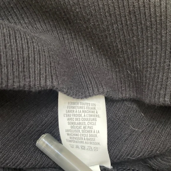 Aerie Textured Black Color Henley Hoodie. - Picture 9 of 9